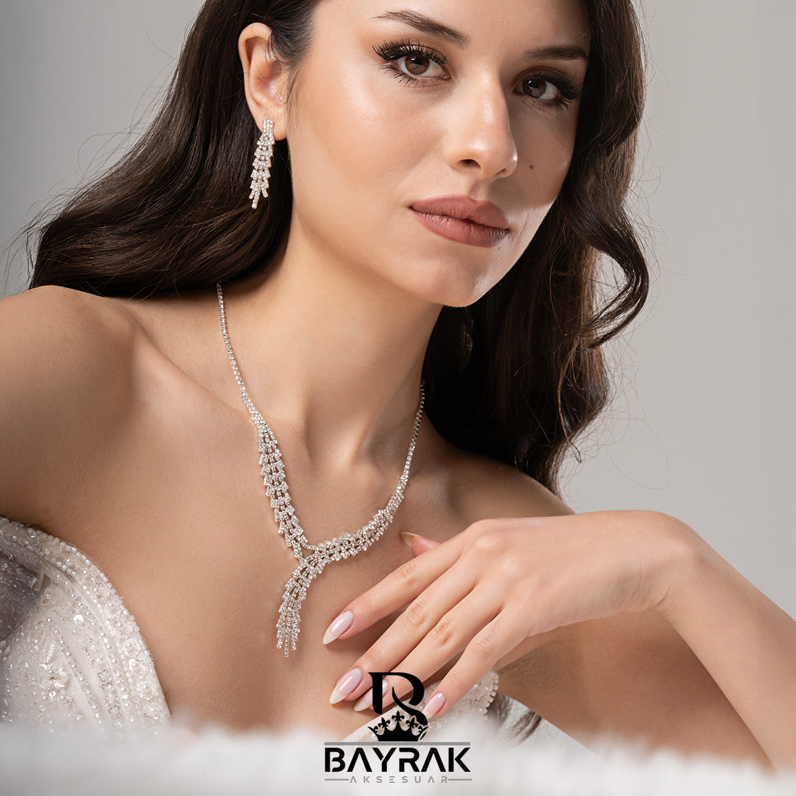 Ilaria 205 Crystal-Style Fashion Jewelry Set product photo 1