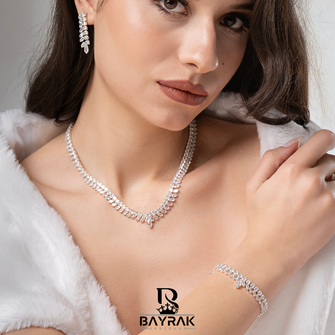 Ilaria 630 Crystal-Style Fashion Jewelry Set product photo 1