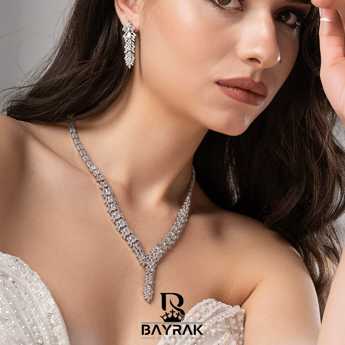 Aura 735 Crystal-Style Fashion Jewelry Set product photo 1