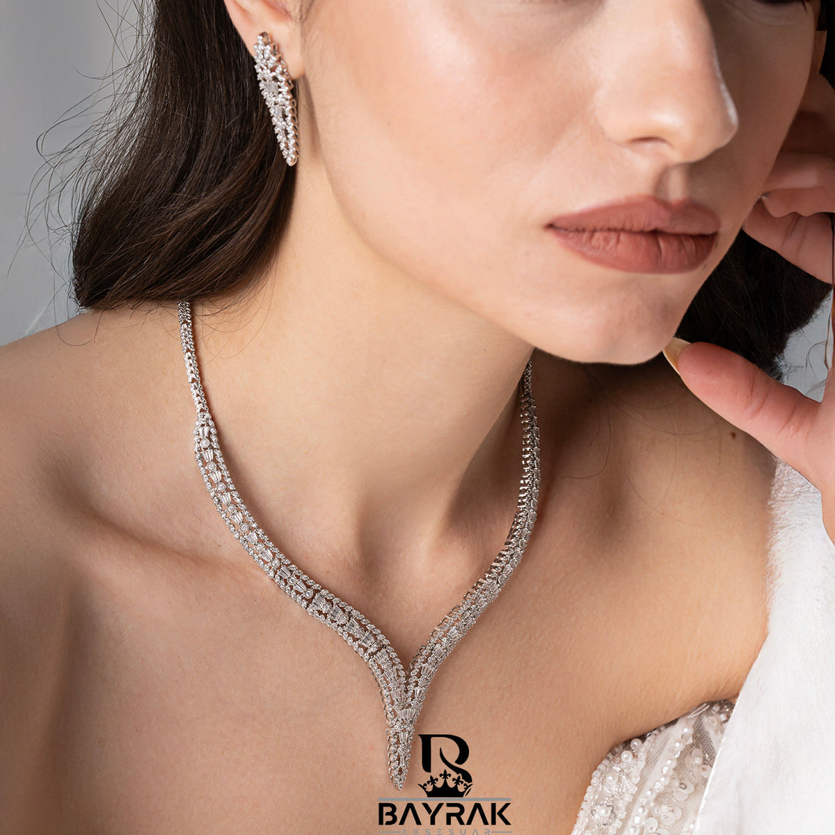 Ilaria 810 Crystal-Style Fashion Jewelry Set product photo 1