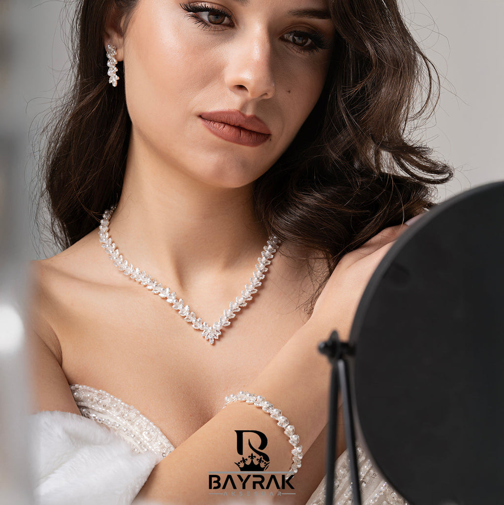 Ilaria 820 Crystal-Style Fashion Jewelry Set product photo 1