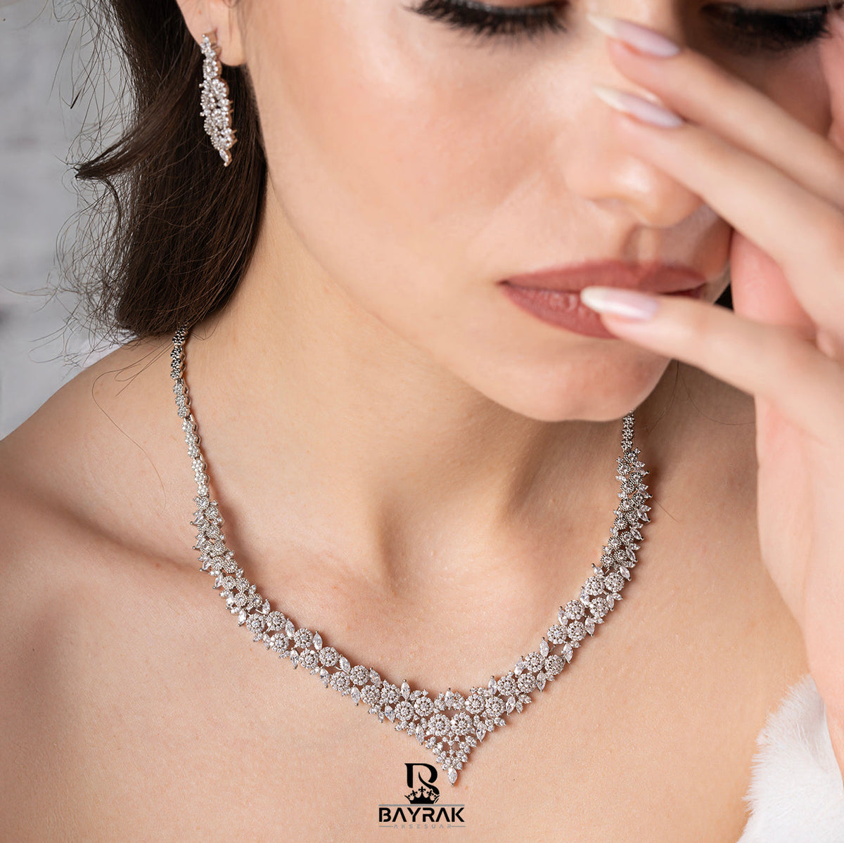 Ilaria 850 Crystal-Style Fashion Jewelry Set product photo 1