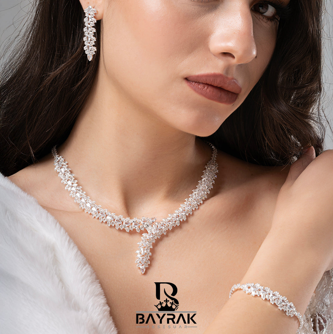 Ilaria 620 Crystal-Style Fashion Jewelry Set product photo 1