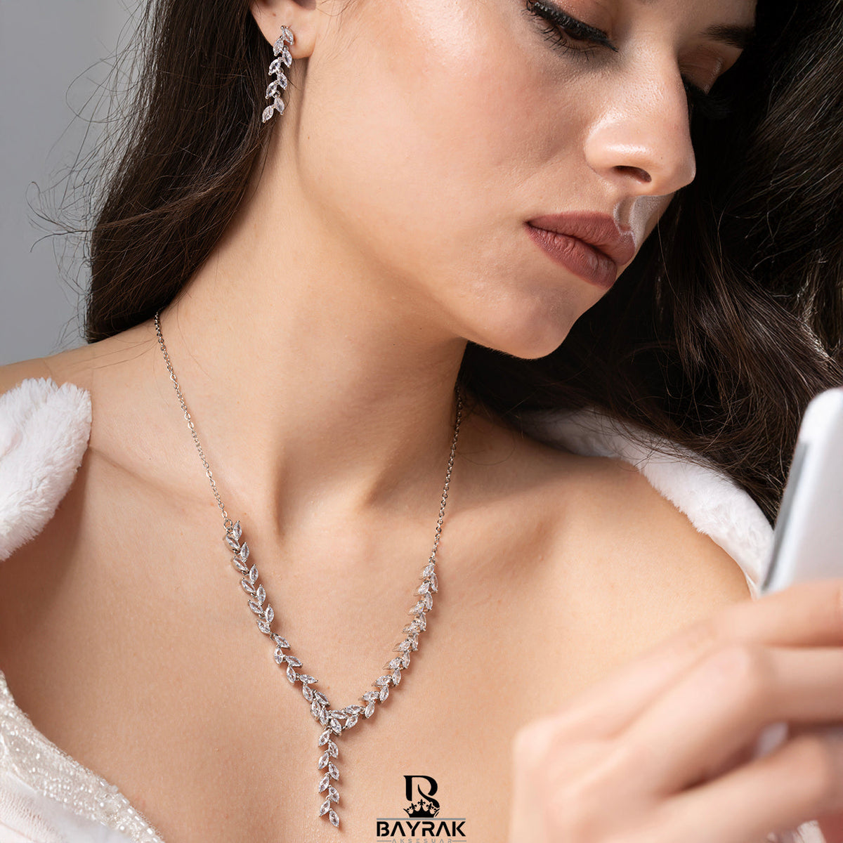 Ilaira 145 Crystal-Style Fashion Jewelry Set product photo 1