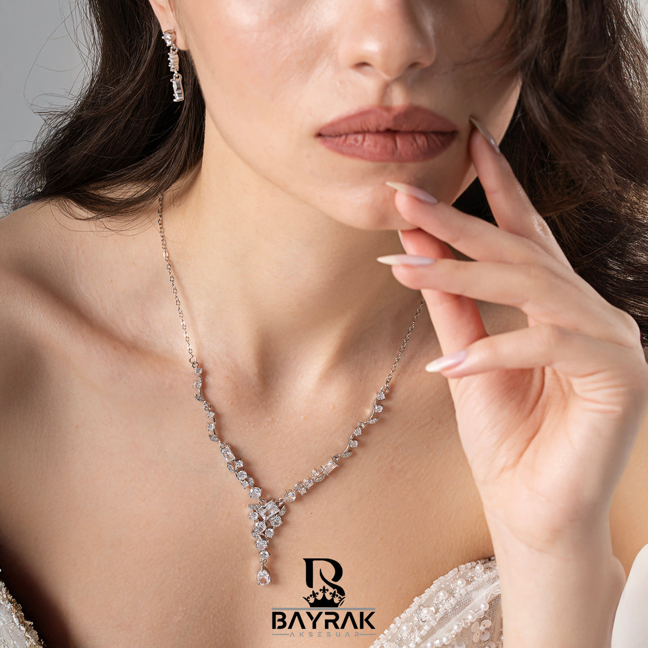 Ilaria 120 Crystal-Style Fashion Jewelry Set product photo 1