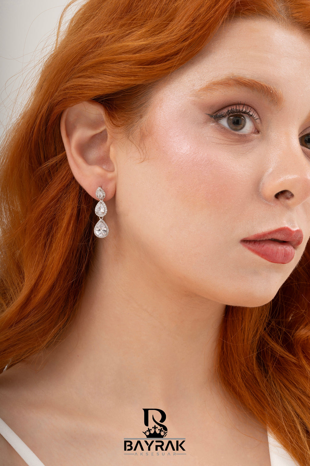 Elia -322- Crystal-Style Fashion Earrings product photo 2