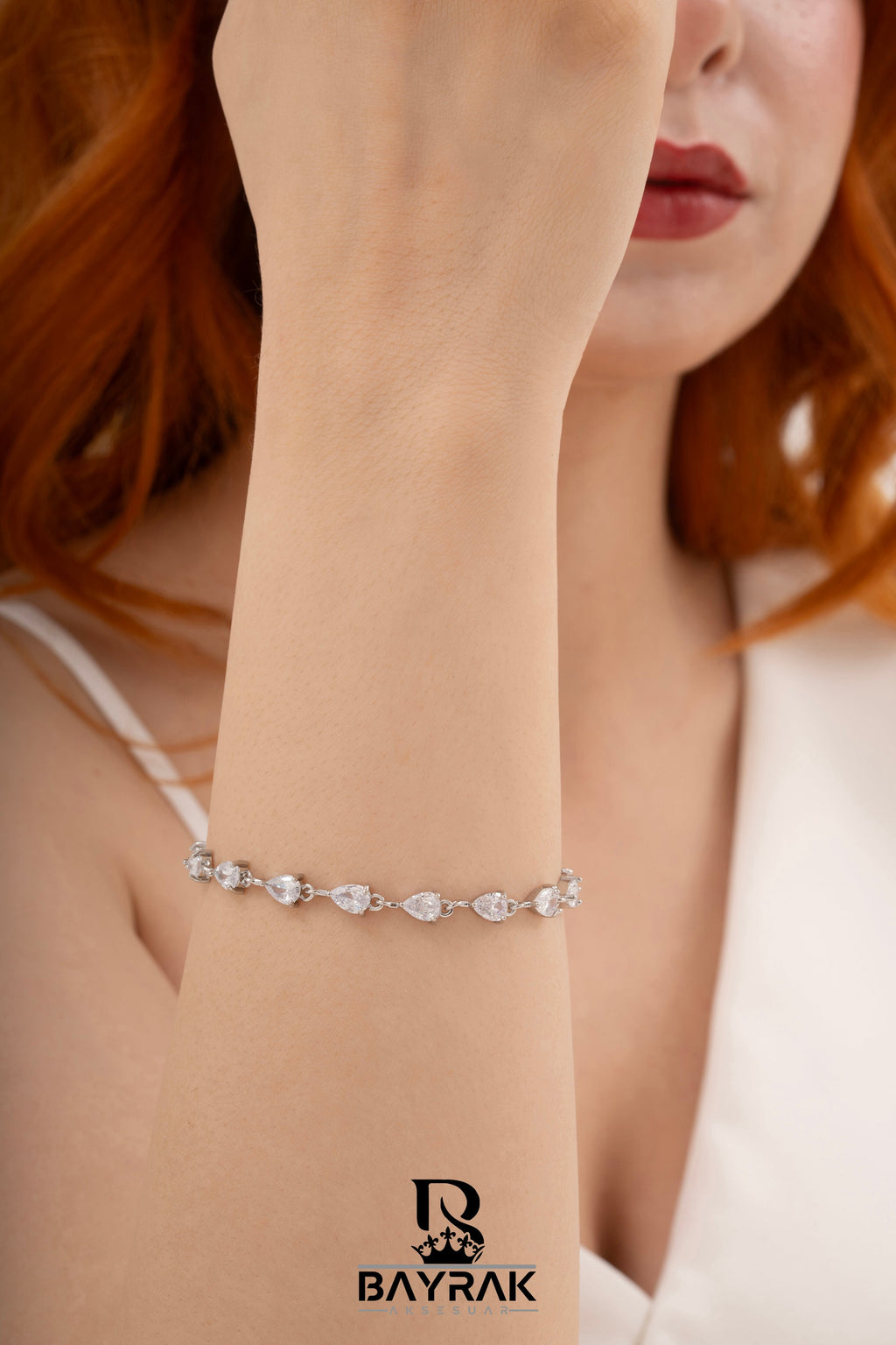 Vela -06- Crystal-Style Fashion Bracelet product photo 2