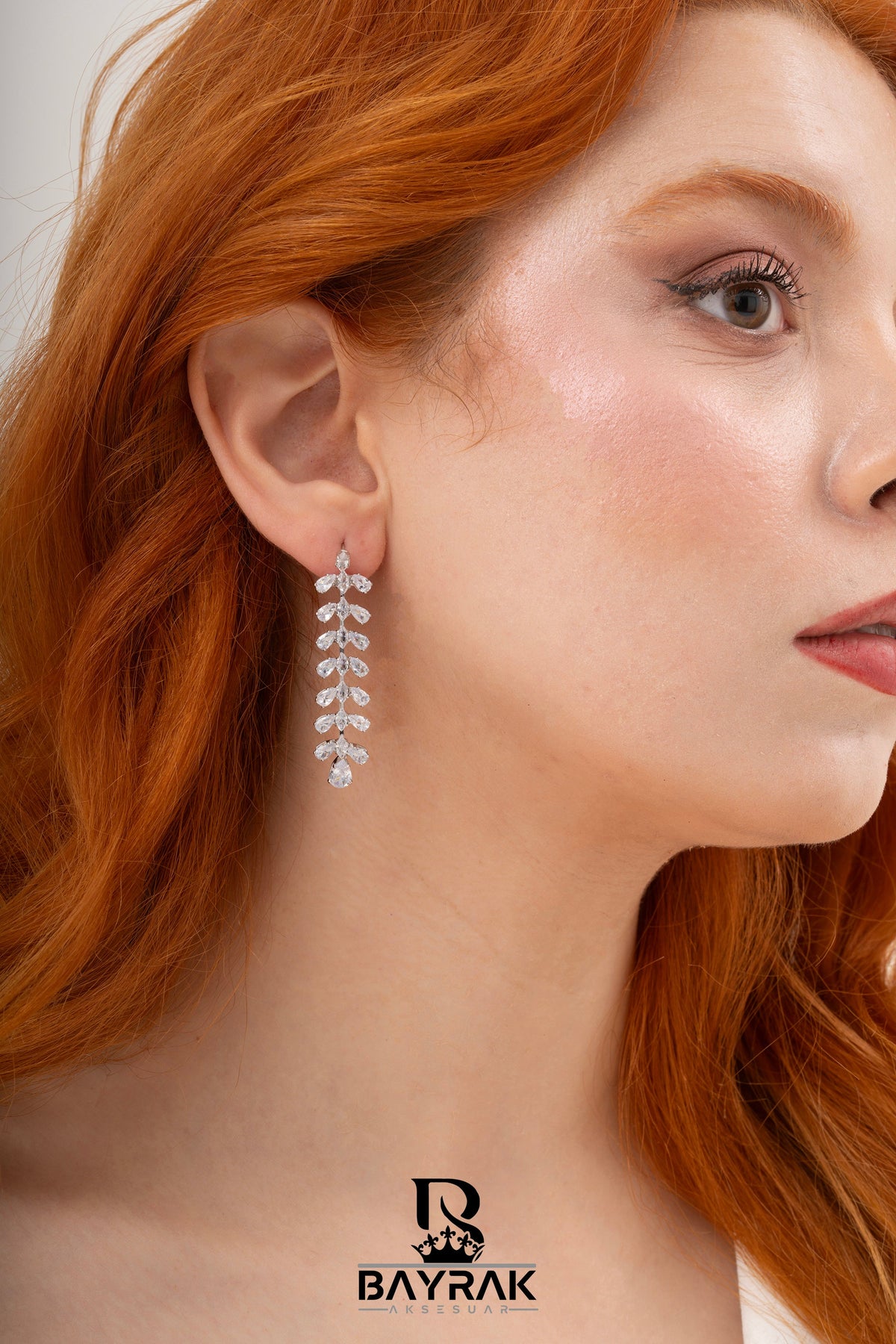 Elia -208- Crystal-Style Fashion Earrings product photo 2