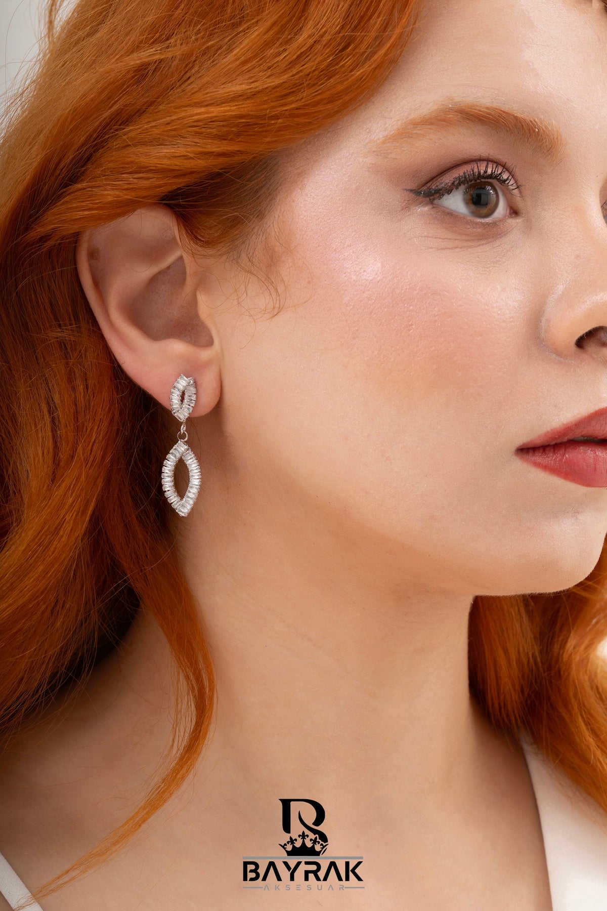 Elia -220- Crystal-Style Fashion Earrings product photo 2
