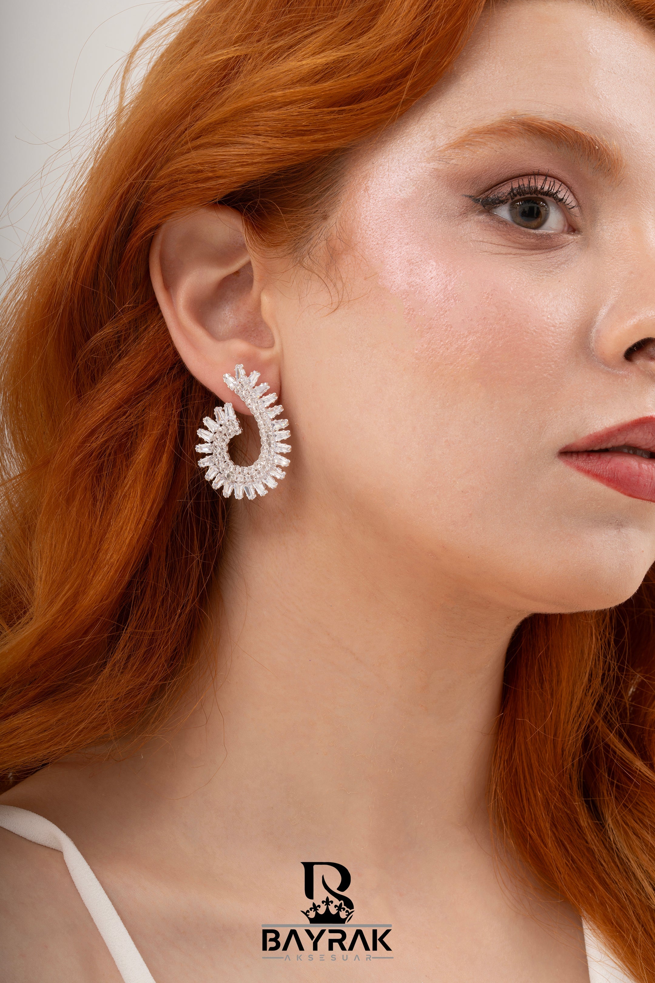 Elia -250- Crystal-Style Fashion Earrings product photo 2