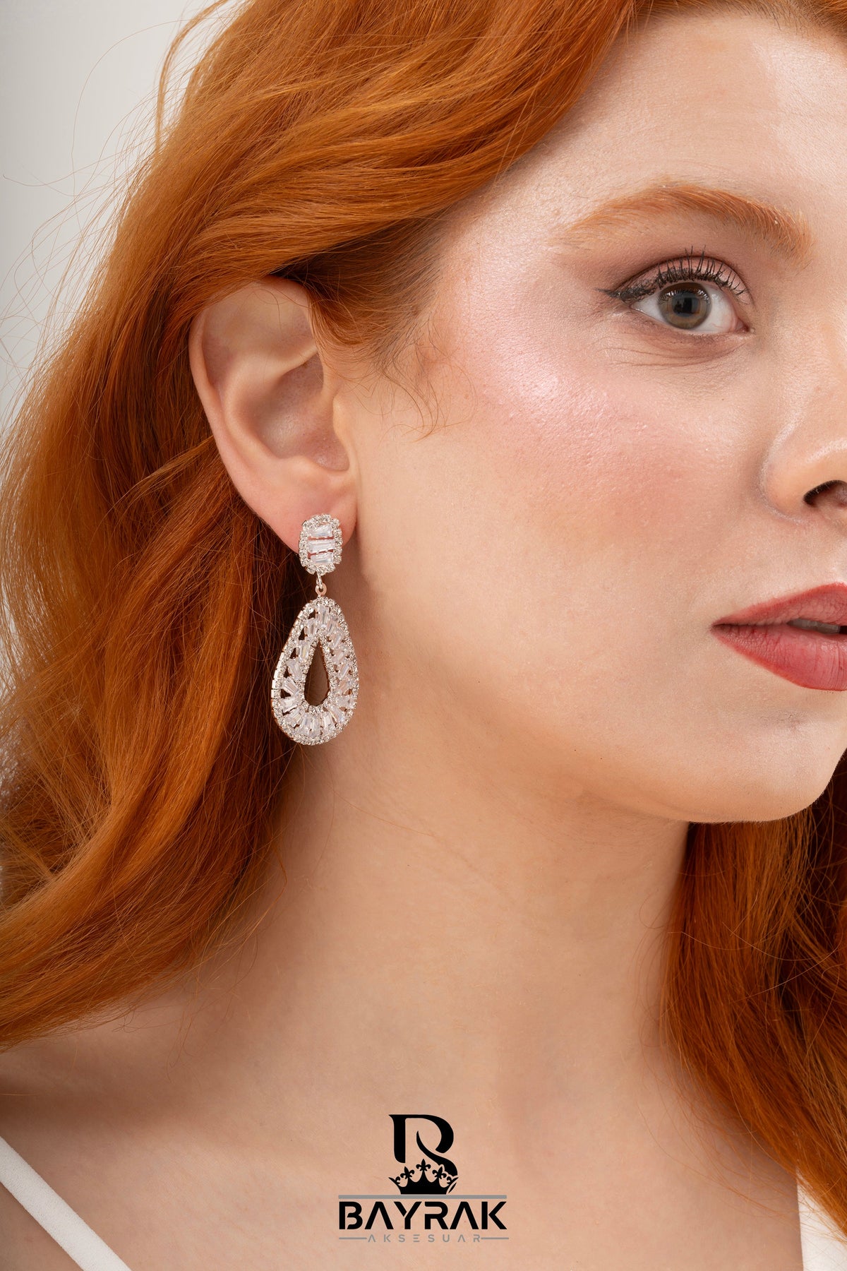 Elia -254- Crystal-Style Fashion Earrings product photo 3