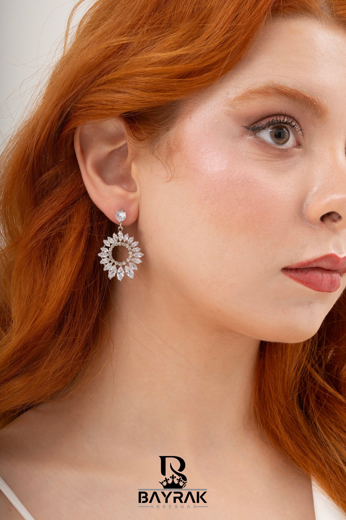 Elia -256- Crystal-Style Fashion Earrings product photo 2