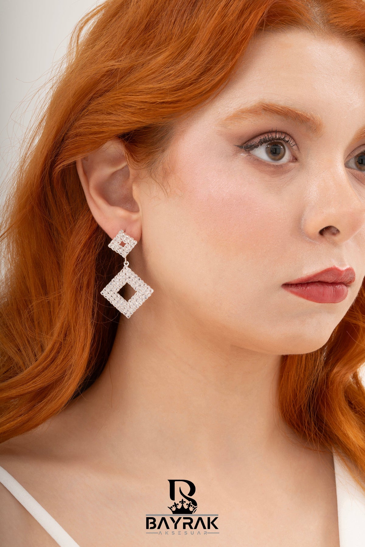 Elia -280- Crystal-Style Fashion Earrings product photo 2