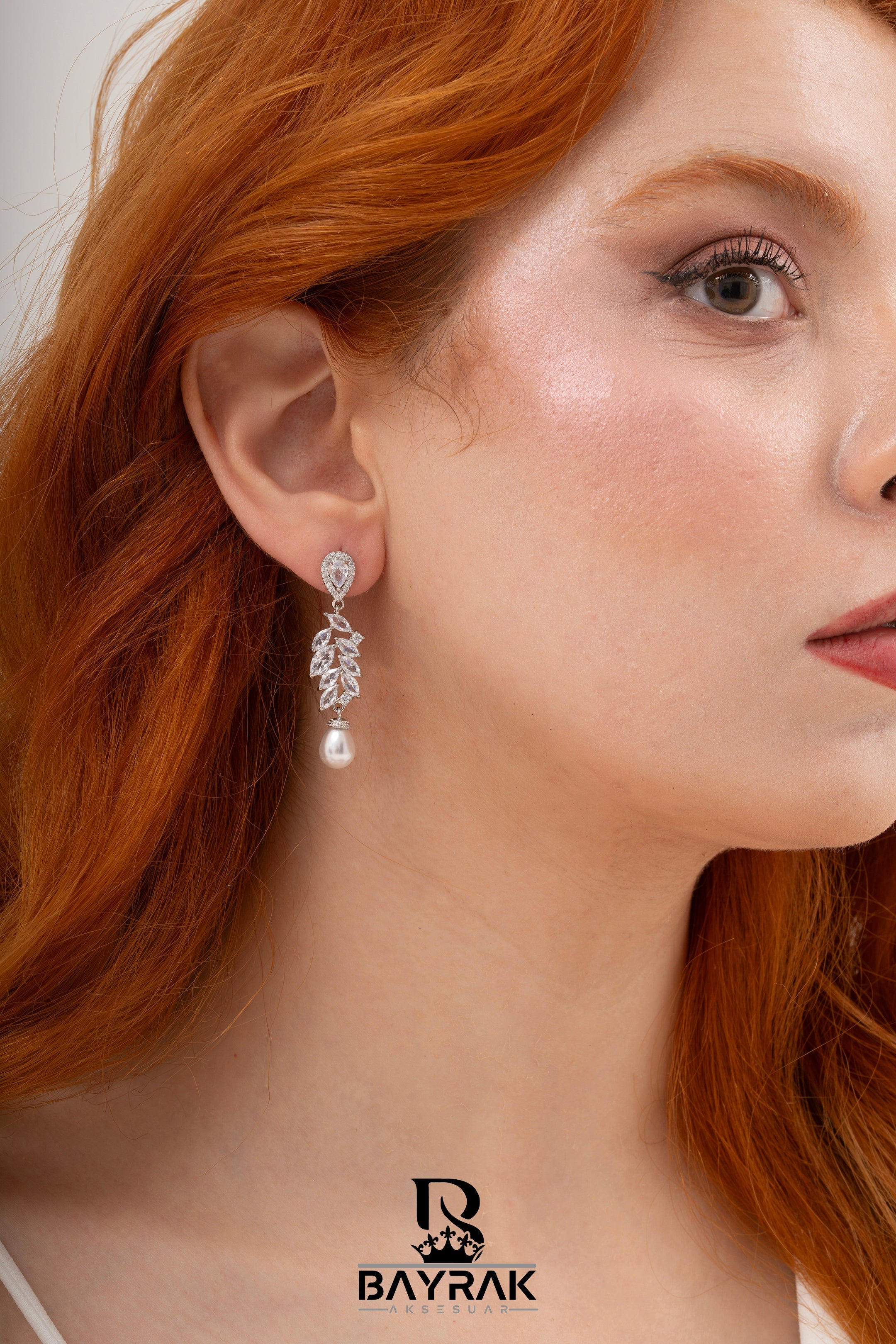 Elia -300- Crystal-Style Fashion Earrings product photo 2