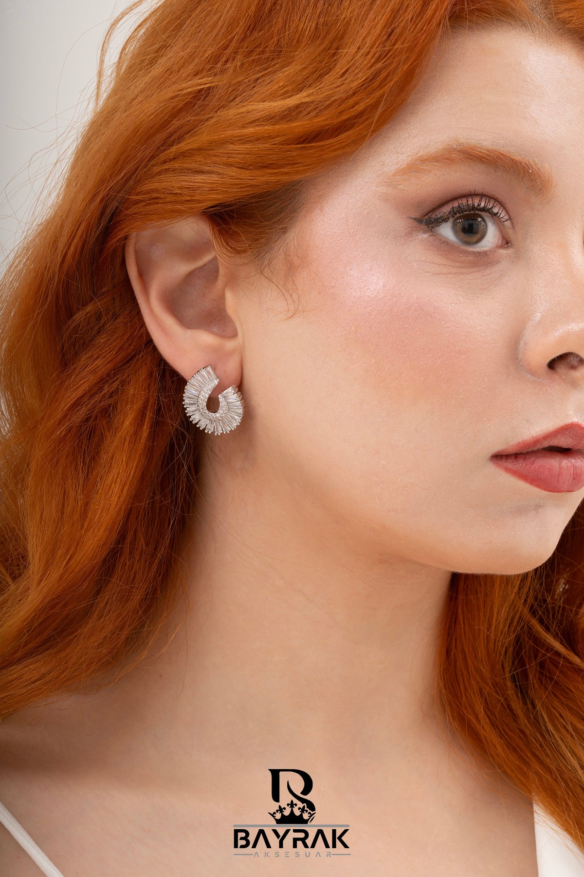 Elia -304- Crystal-Style Fashion Earrings product photo 2
