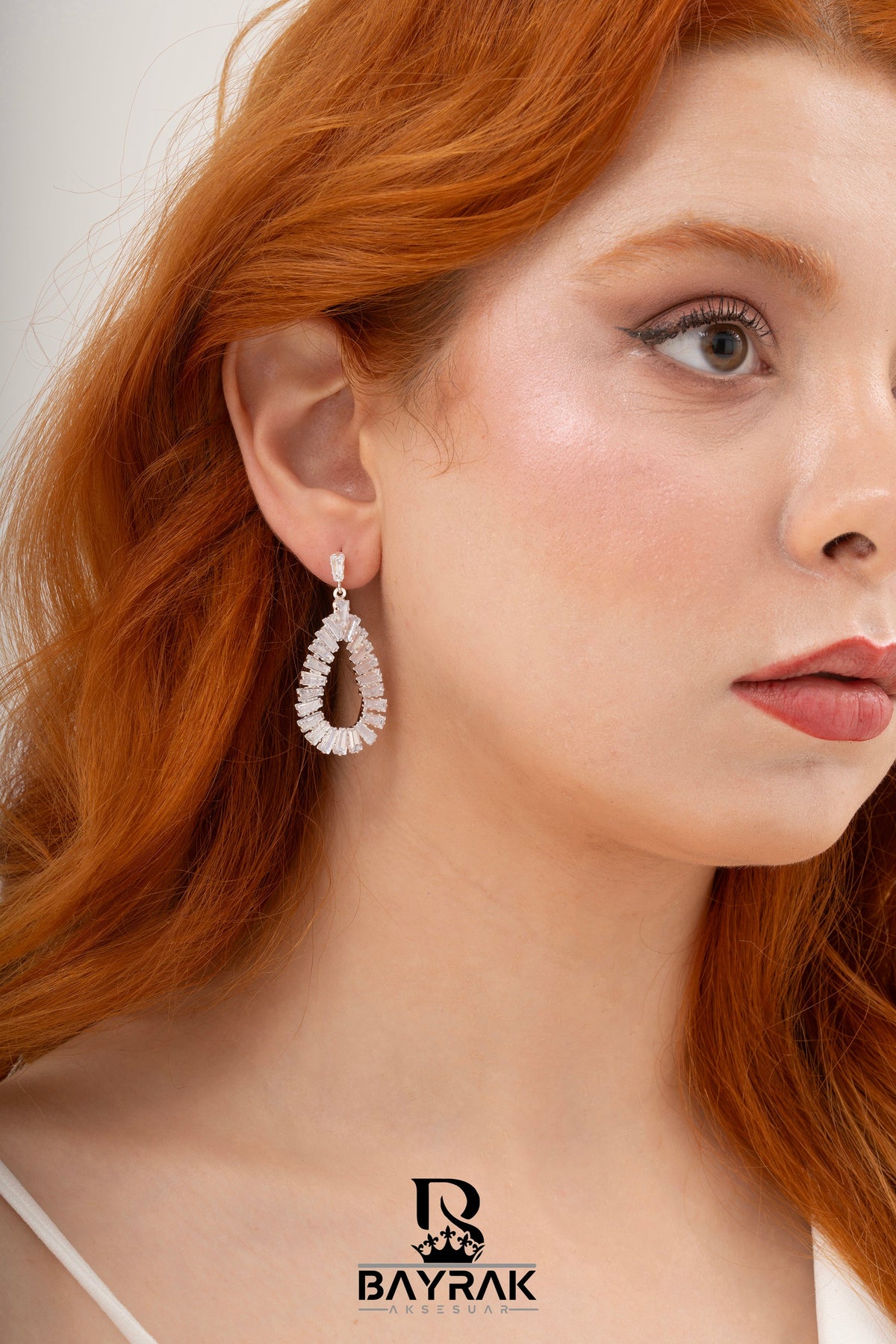 Elia -308- Crystal-Style Fashion Earrings product photo 2