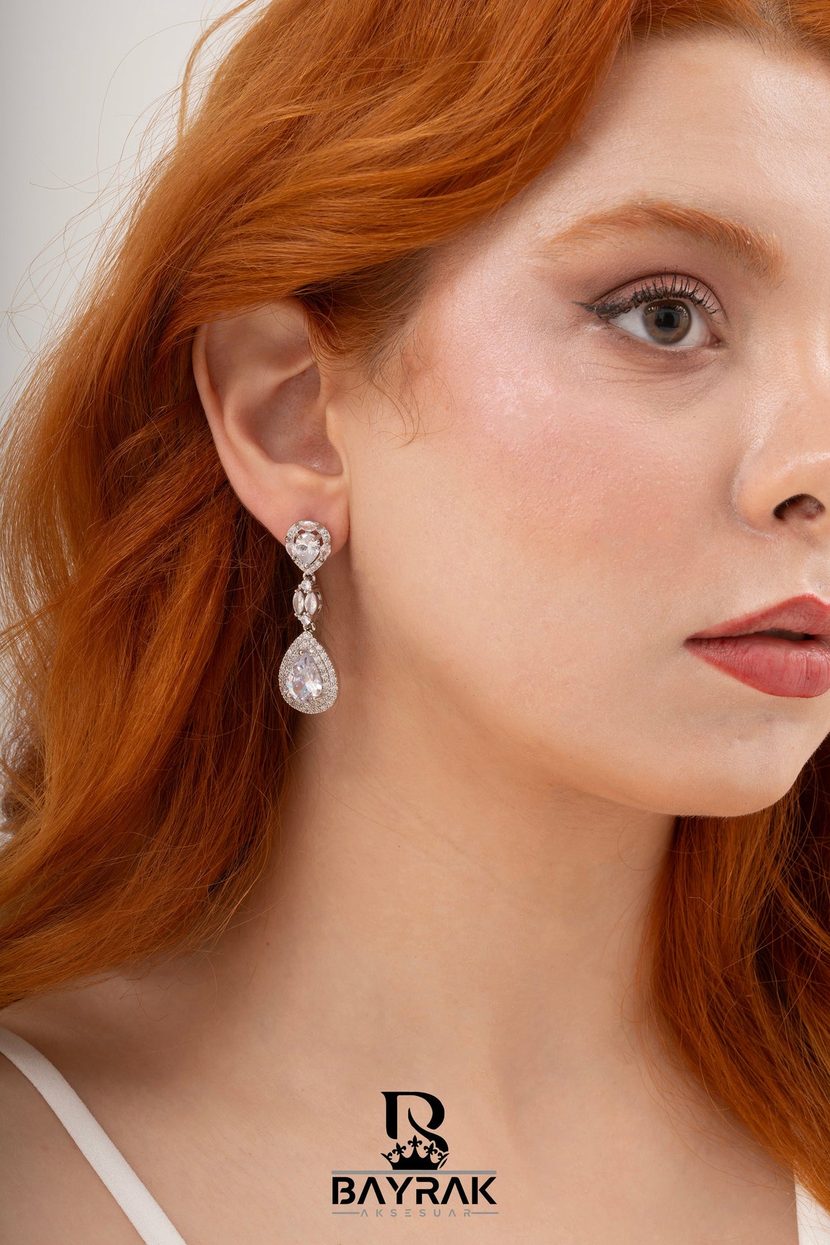 Elia -310- Crystal-Style Fashion Earrings product photo 2