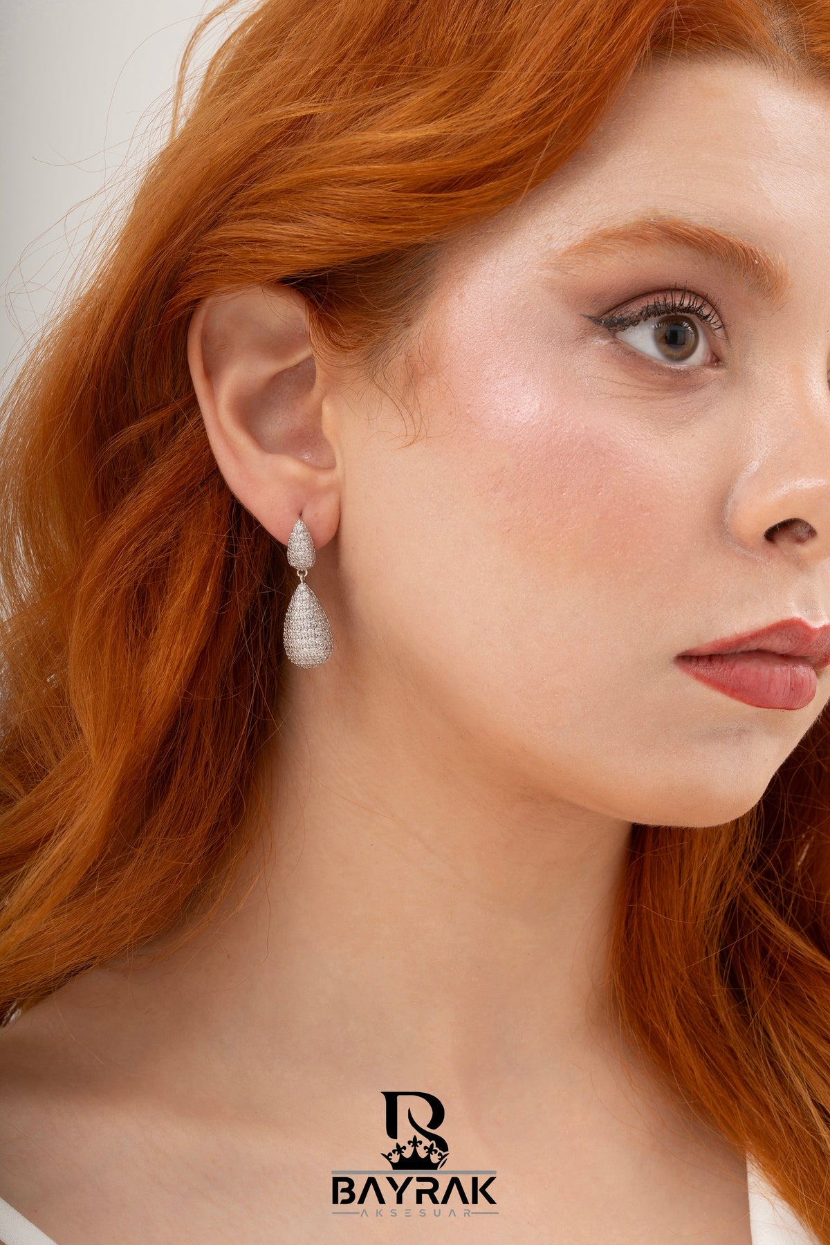 Elia -314- Crystal-Style Fashion Earrings product photo 2