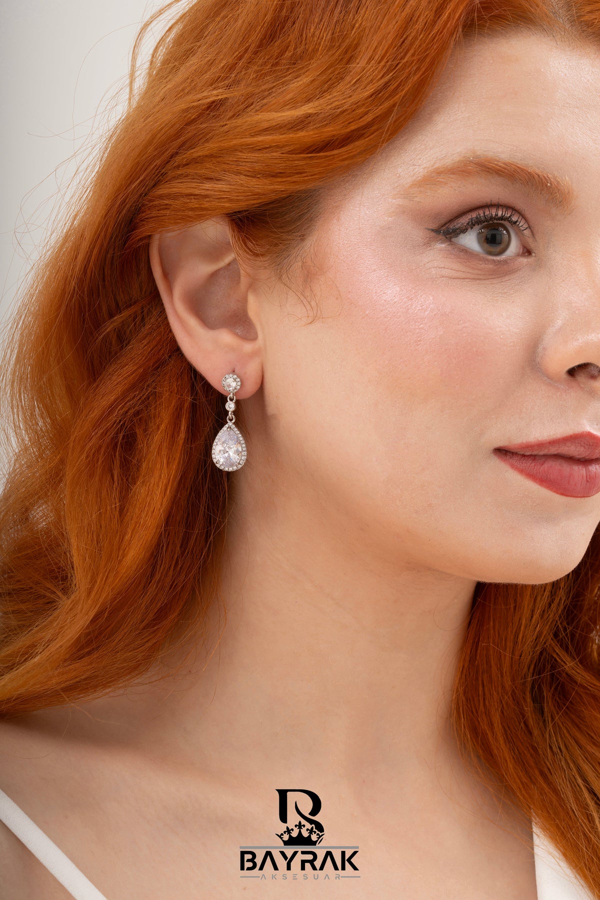 Elia -320- Crystal-Style Fashion Earrings product photo 2