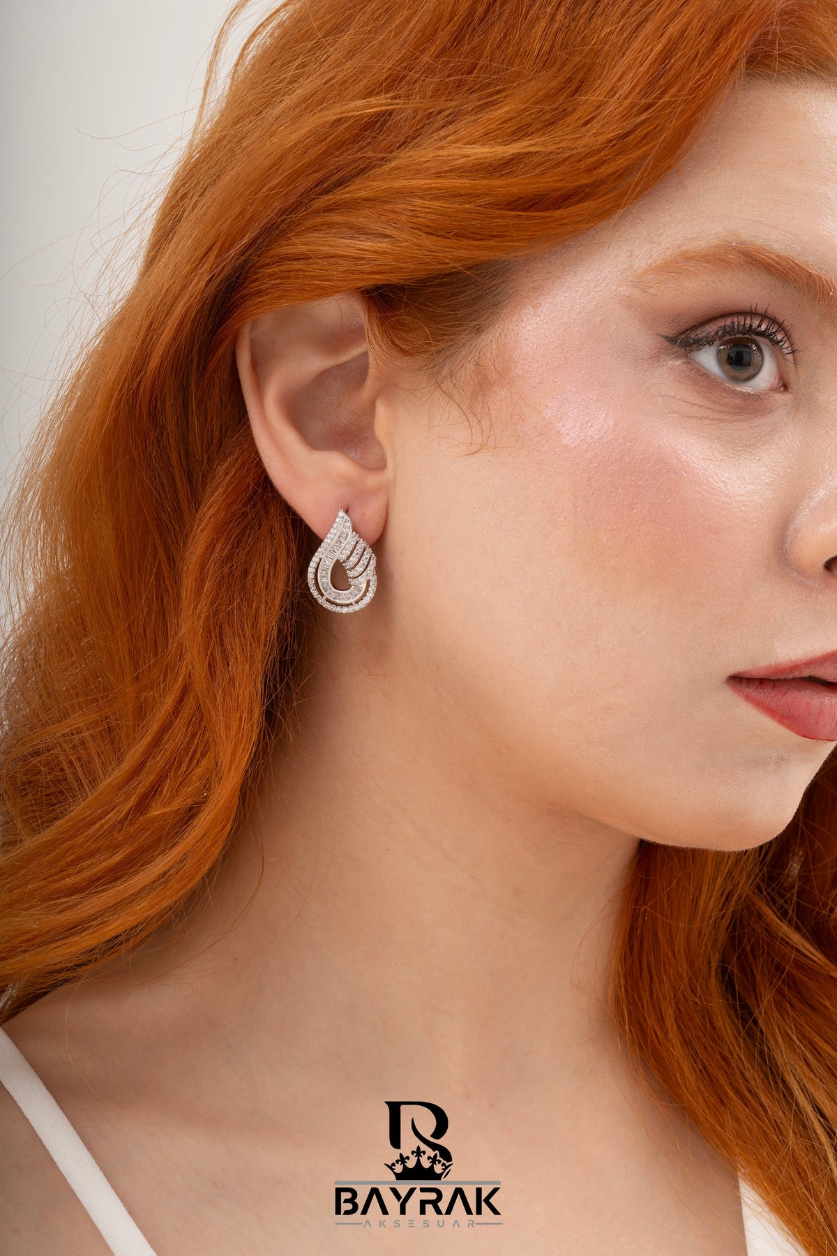 Elia -340- Crystal-Style Fashion Earrings product photo 2