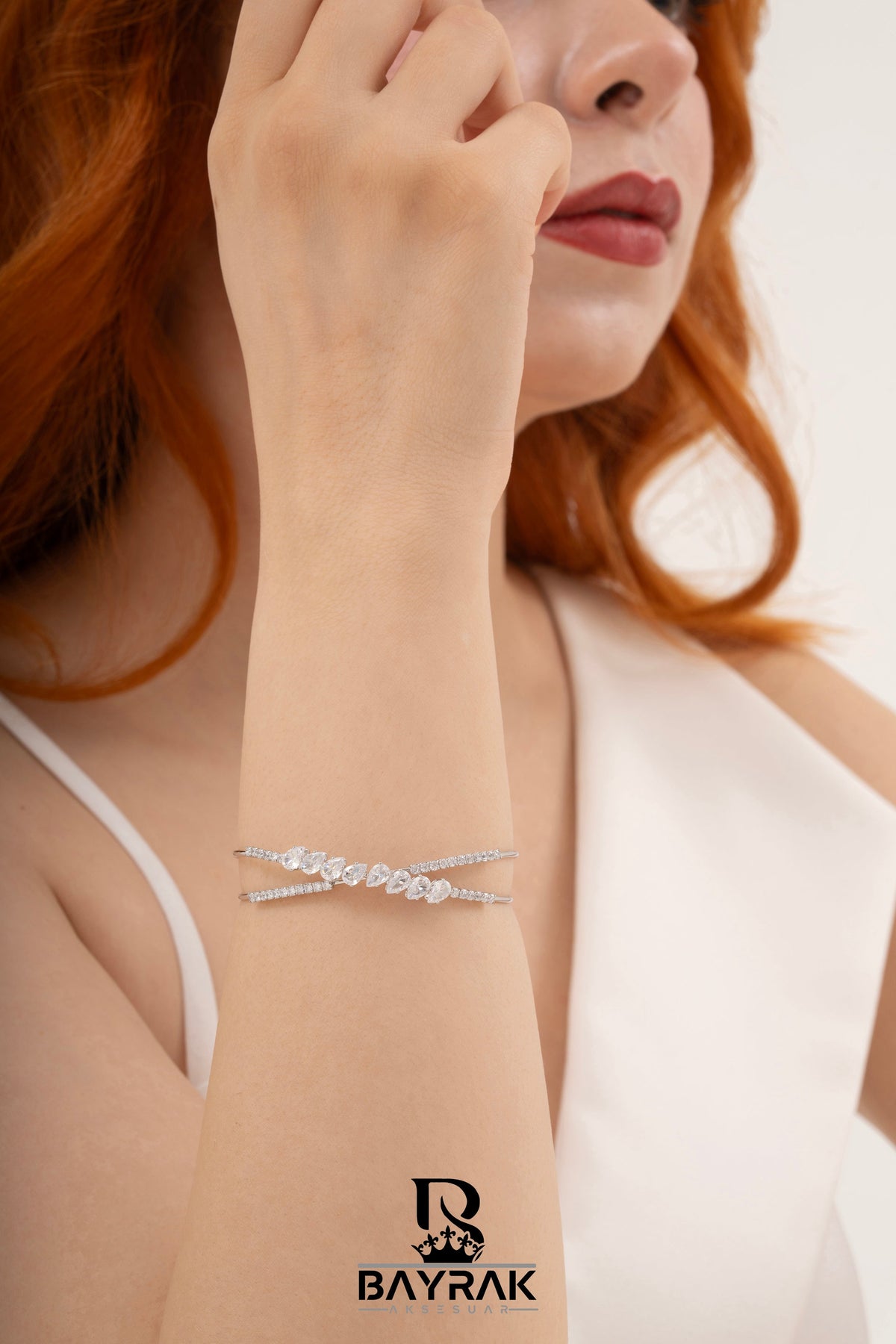 Impera -104- Kelepce Crystal-Style Fashion Bracelet product photo 2
