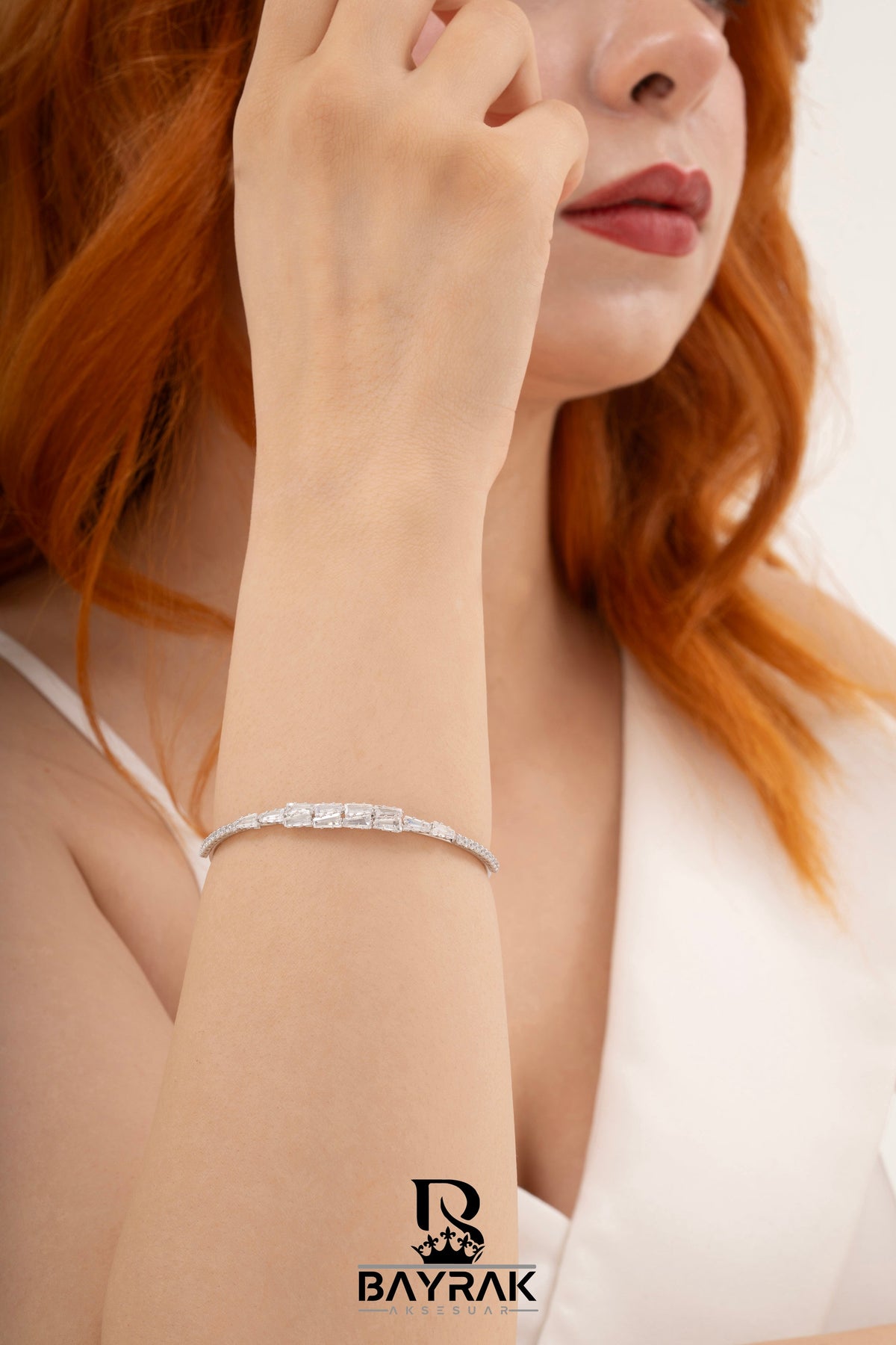 Impera -116- Kelepce Crystal-Style Fashion Bracelet product photo 2