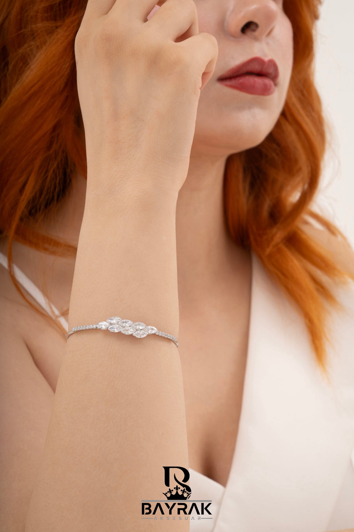 Impera -120- Kelepce Crystal-Style Fashion Bracelet product photo 2