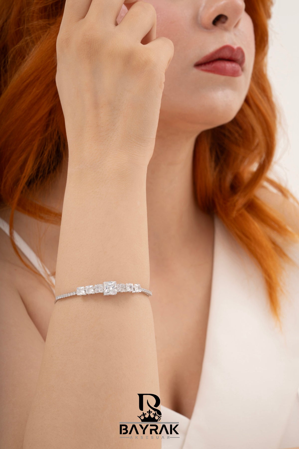 Impera -118- Kelepce Crystal-Style Fashion Bracelet product photo 2