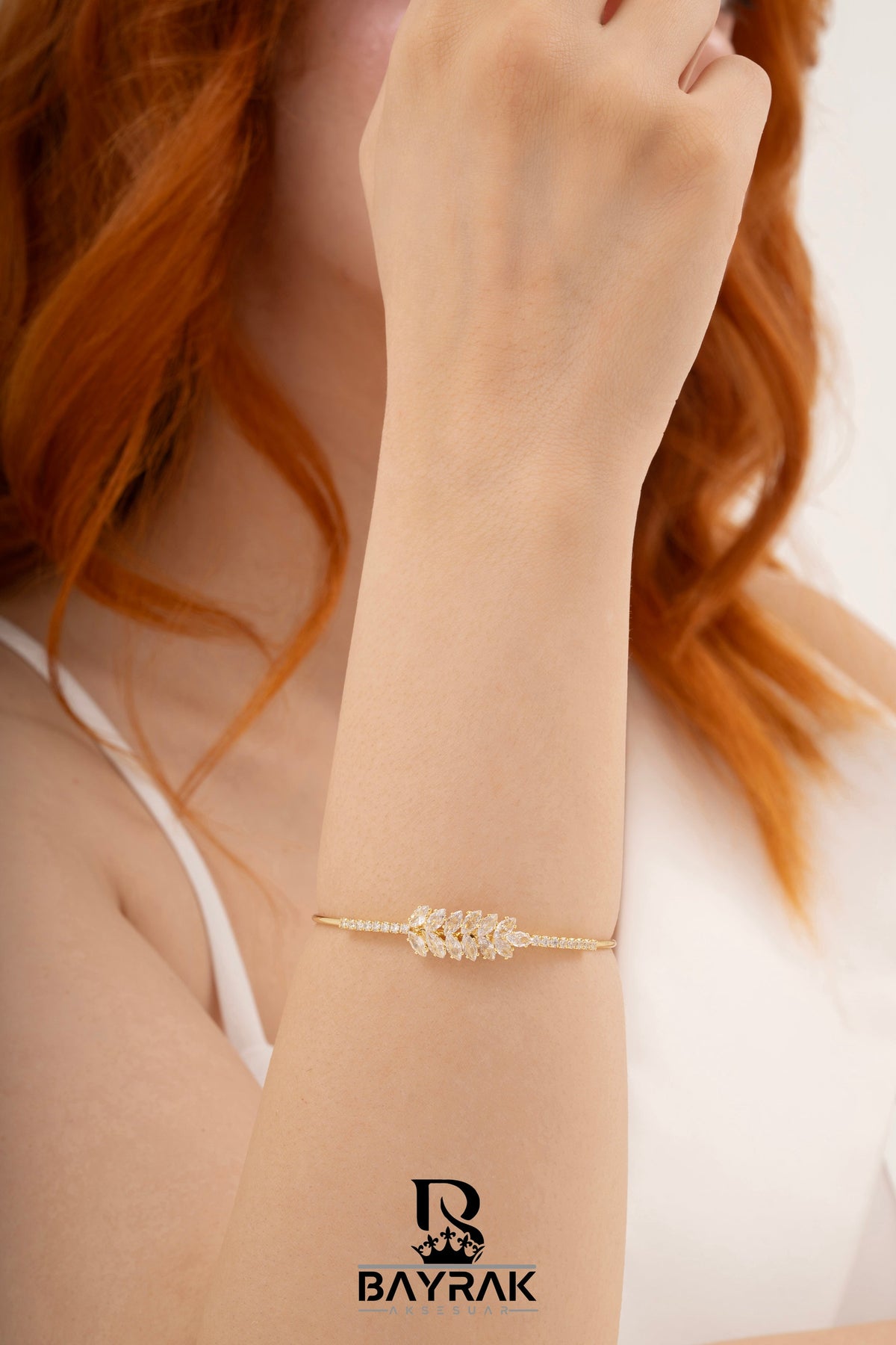 Impera -124- Kelepce Crystal-Style Fashion Bracelet product photo 4