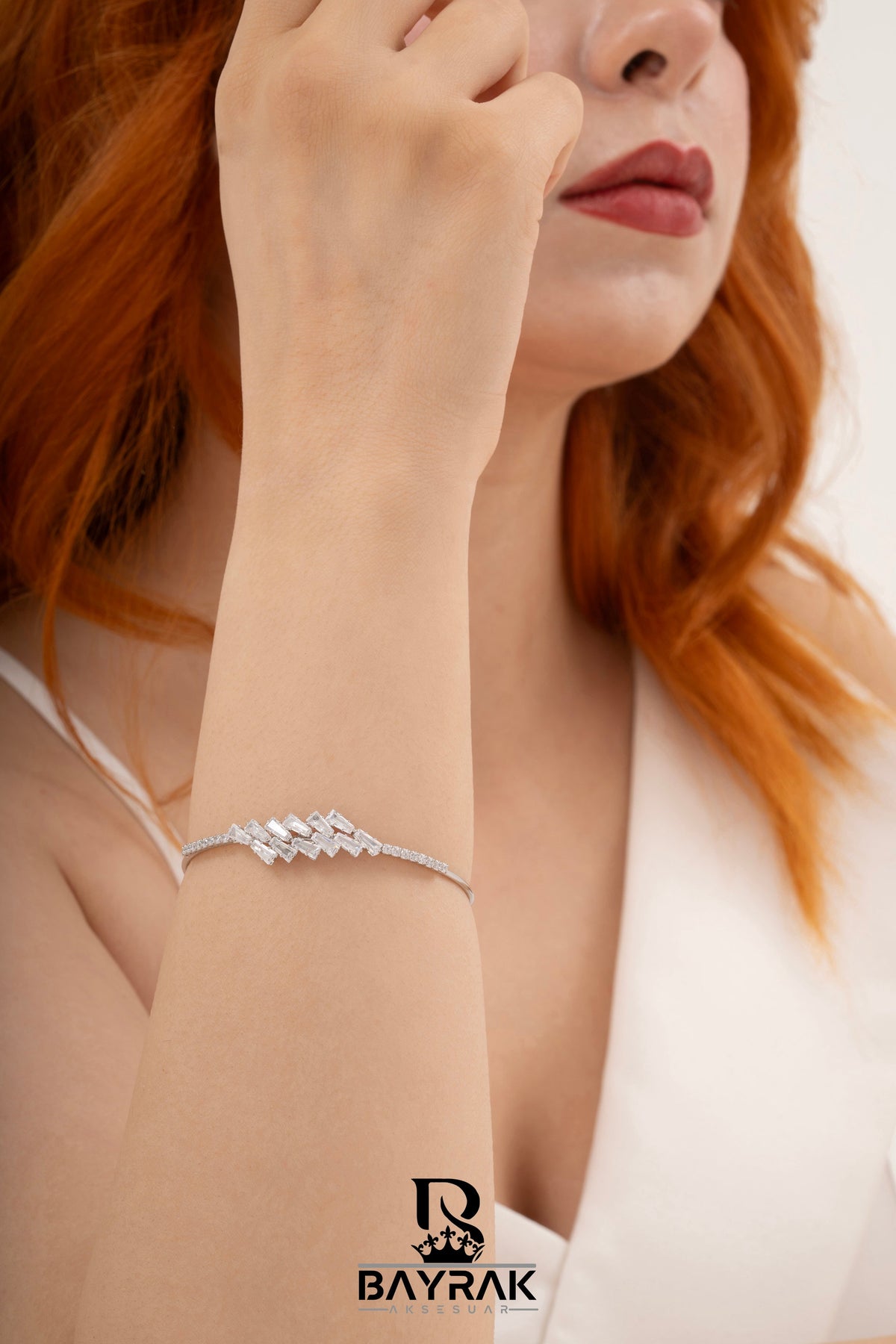 Impera -126- Kelepce Crystal-Style Fashion Bracelet product photo 2