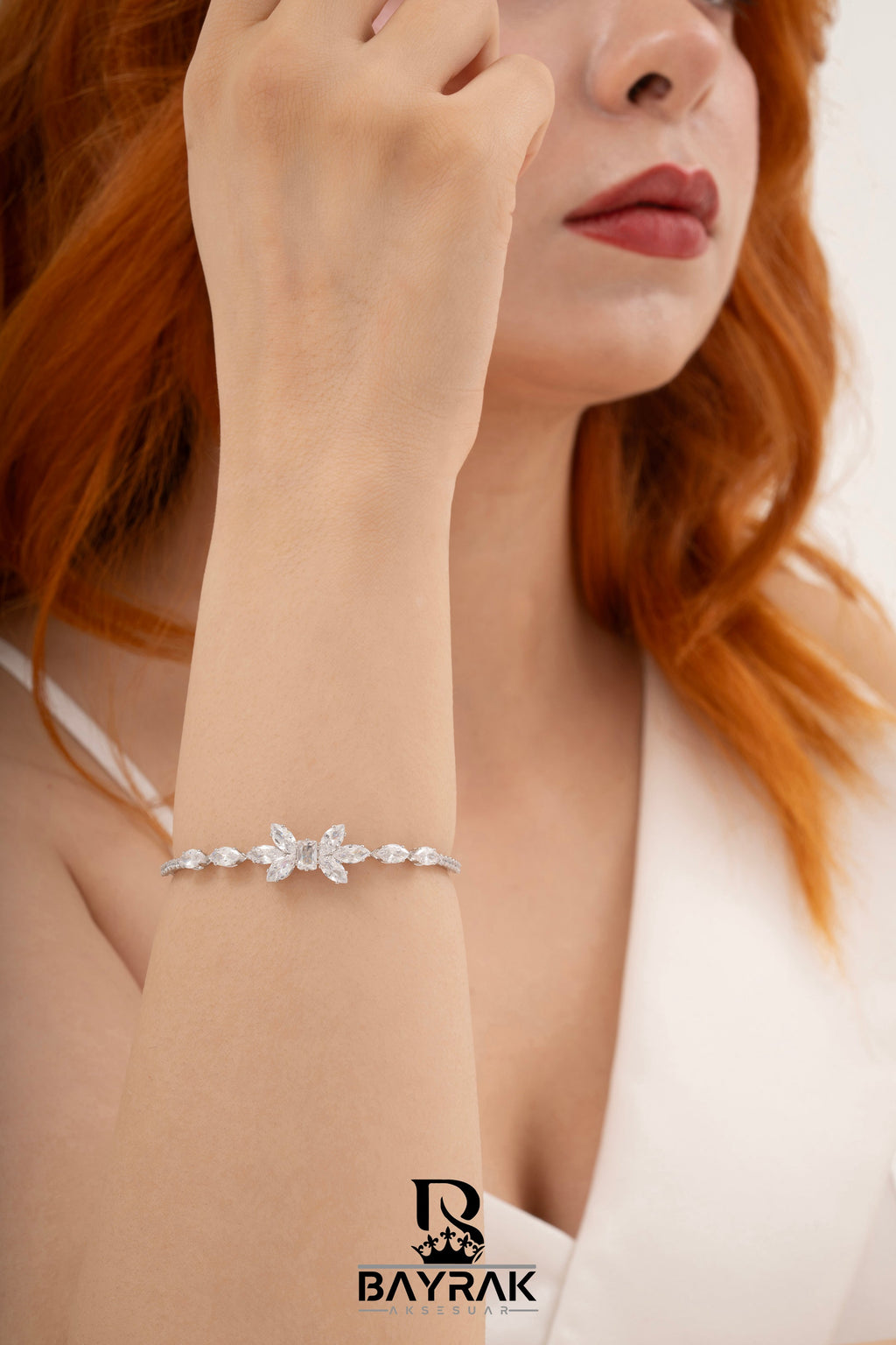 Impera -134- Kelepce Crystal-Style Fashion Bracelet product photo 2