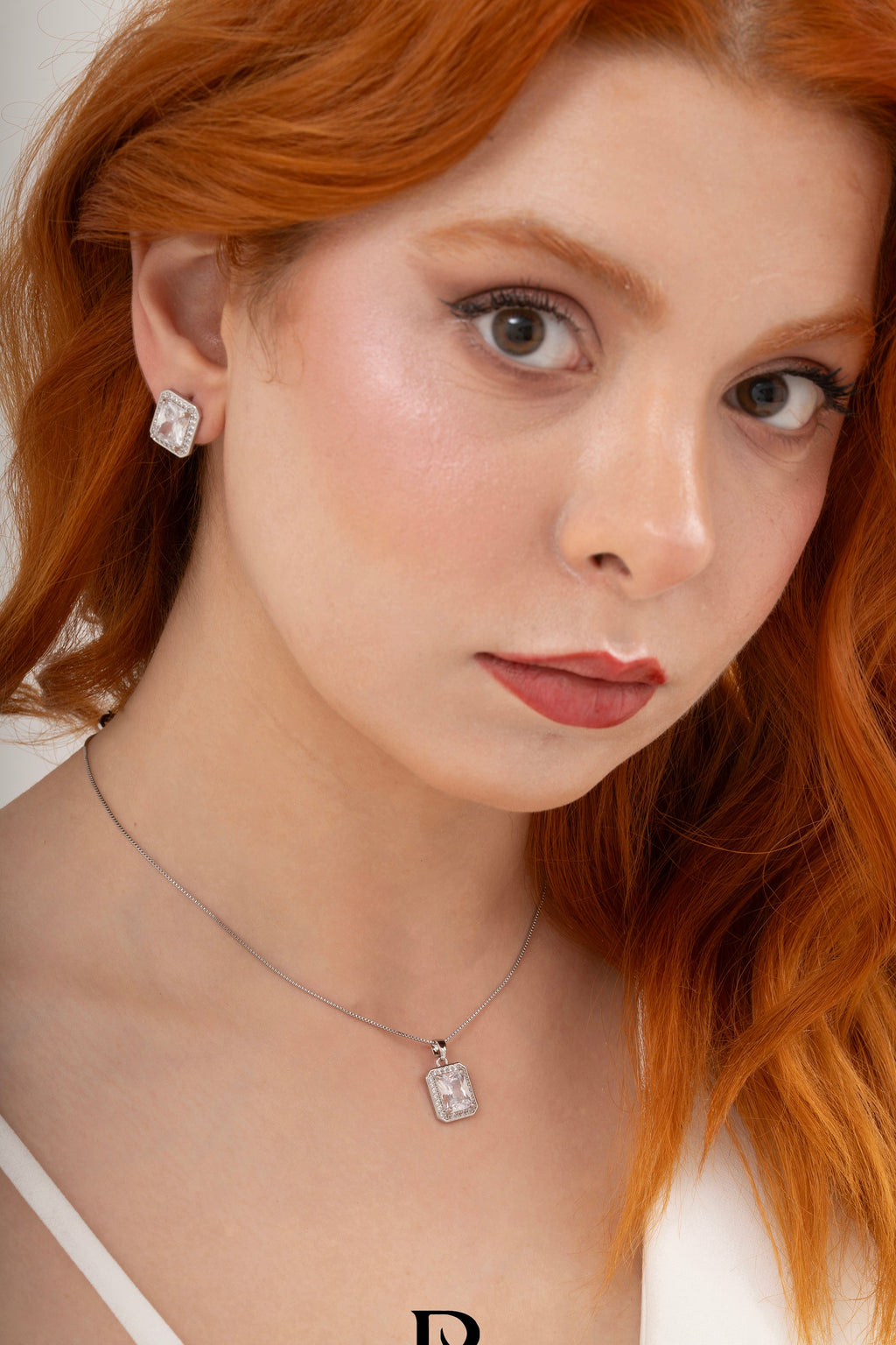 Lumi -180- Crystal-Style Fashion Jewelry Set product photo 2