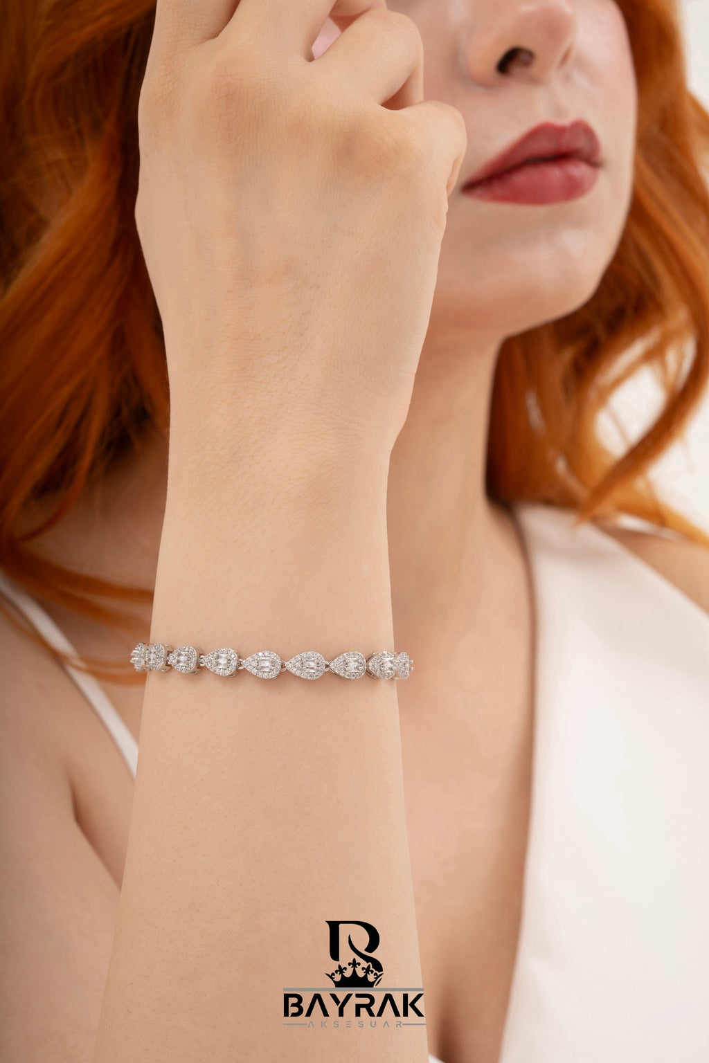 Vela -02- Crystal-Style Fashion Bracelet product photo 2