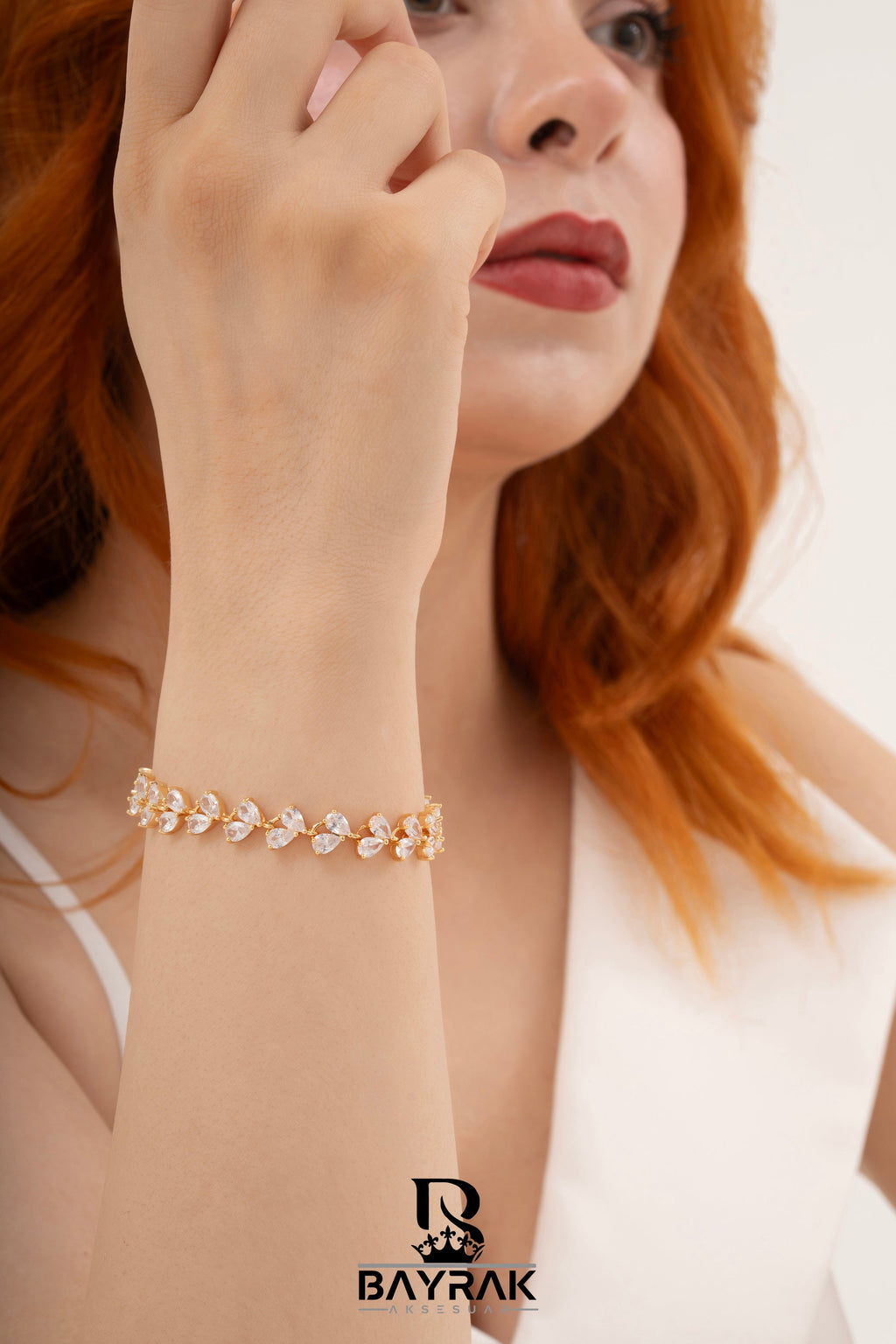 Vela -52- Crystal-Style Fashion Bracelet product photo 2