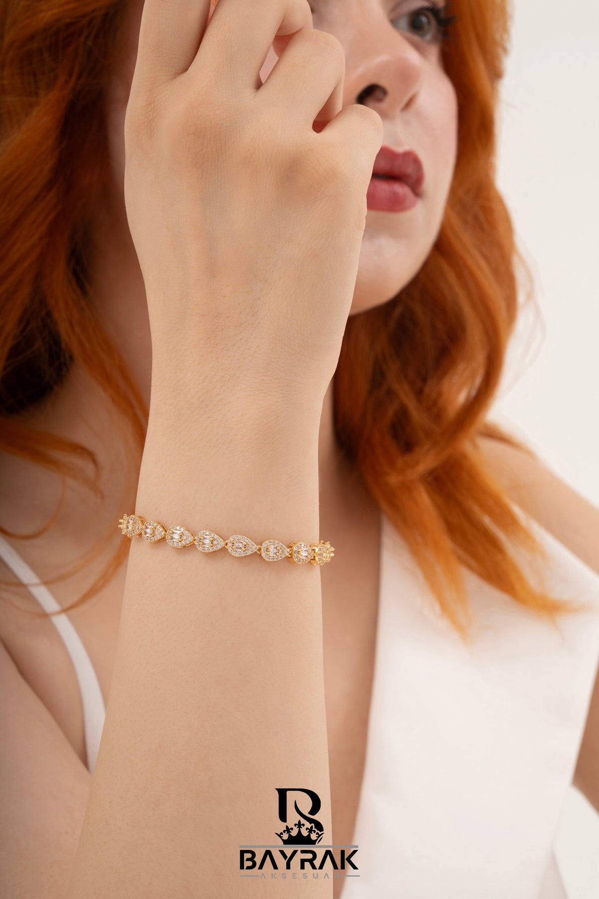 Vela -54- Crystal-Style Fashion Bracelet product photo 2