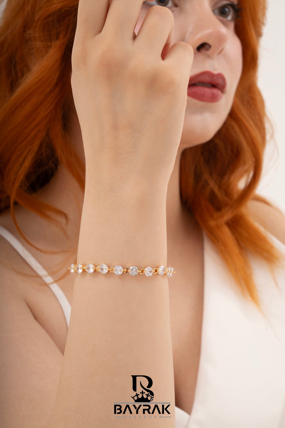 Vela -74- Crystal-Style Fashion Bracelet product photo 2