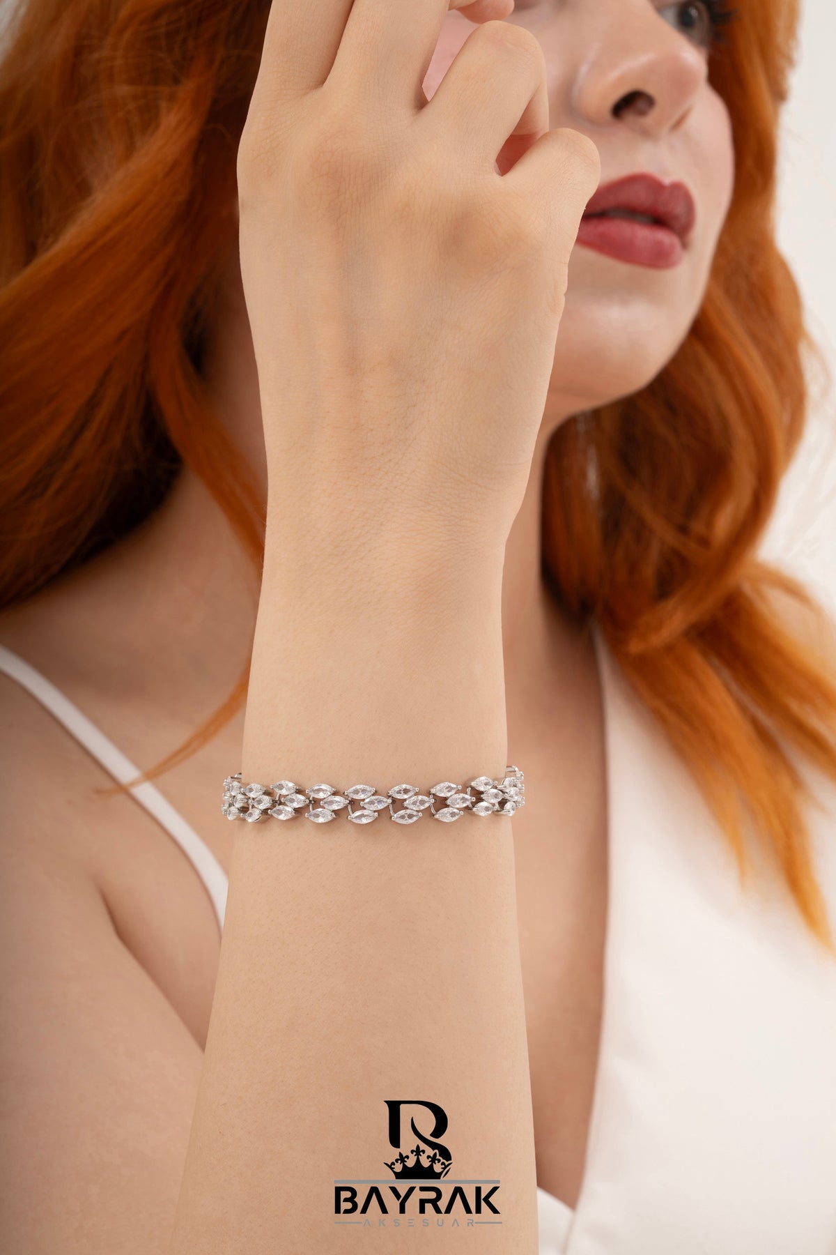 Vela -78- Crystal-Style Fashion Bracelet product photo 2